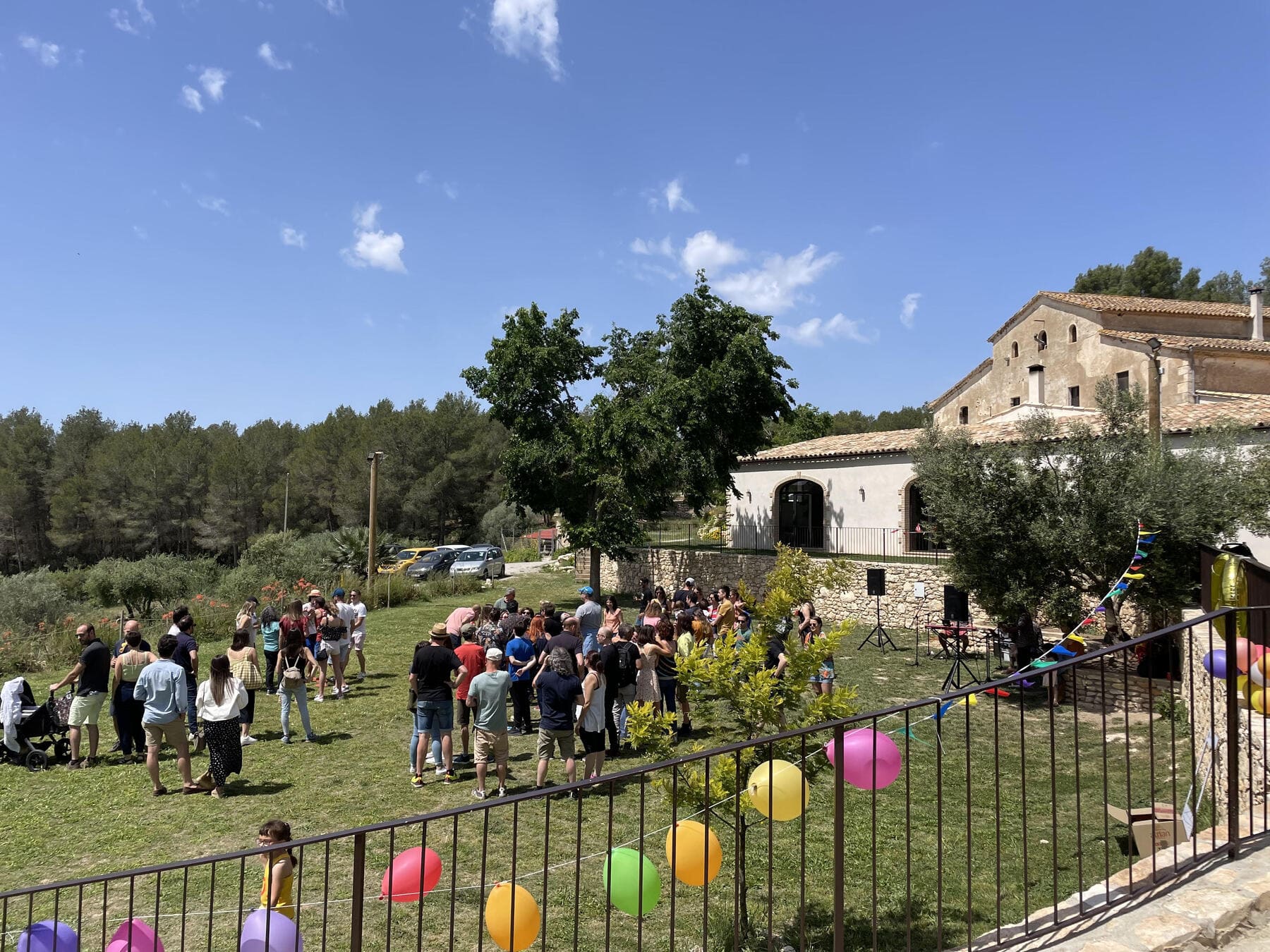 Esdeveniment a l'exterior de Cases Blanques al Penedès